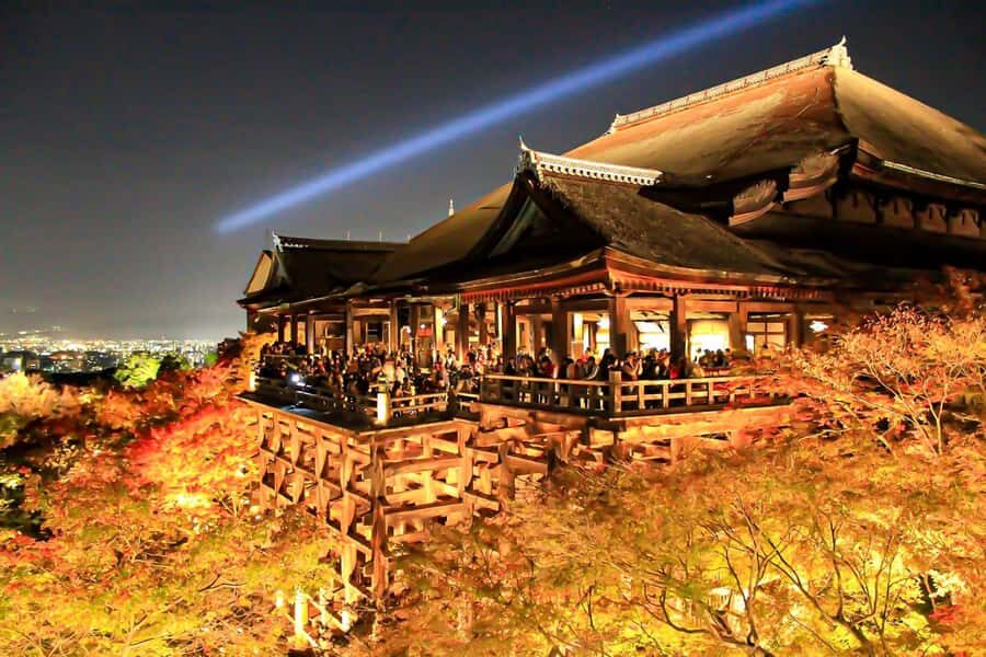 Customized Private Tour with a Local Guide - Yasaka Shrine: a classic Kyoto stop with the right pacing