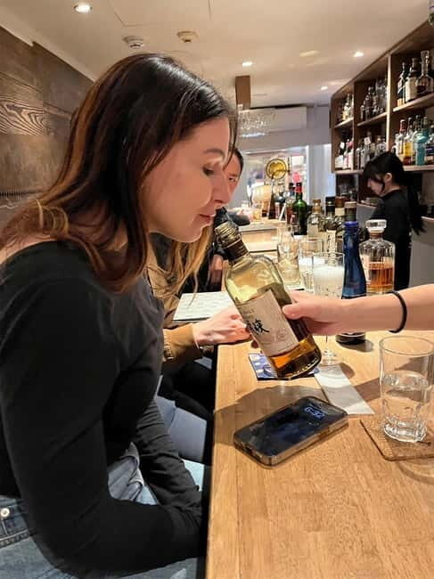 Invitation to Japanese Whisky: Exclusive TastingTime/Private - Meeting Kenji at Sanjo Ohashi: finding the kneeling man statue