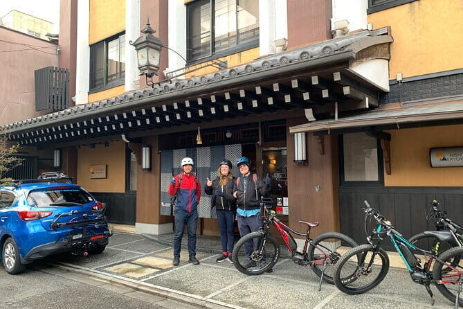 Kyoto E-Bike Tour of Hidden Gems, Backstreets and Temples - Stop 3: Heian Shrine and classic garden views
