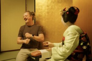 Kyoto: Geisha Dinner & Gion Cultural Walk - The 40-Minute Gion Walk: Where Your Guide Makes the Streets Legible