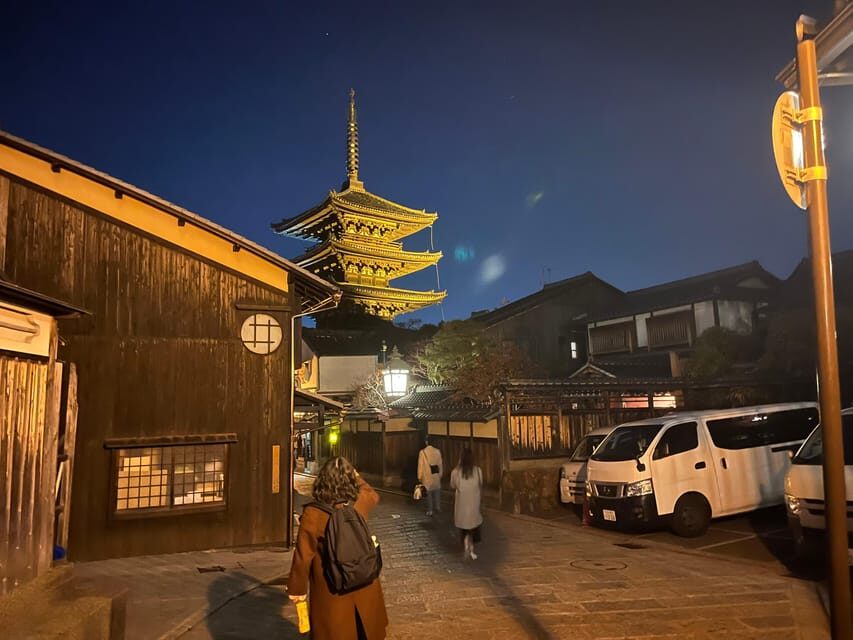 Kyoto: Half-Day Private Guided Tour to the Old Town of Gion - Starting at Sanjo-ohashi and walking the Kamo River