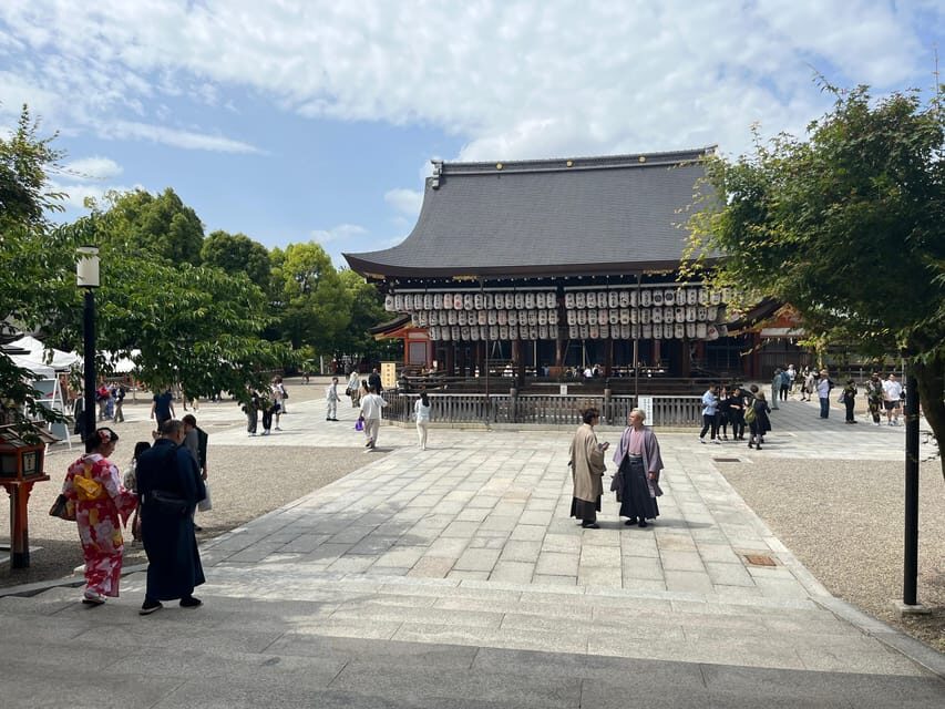 Kyoto: Half-Day Private Guided Tour to the Old Town of Gion - Shirakawa Street entrance: the moment the neighborhood changes