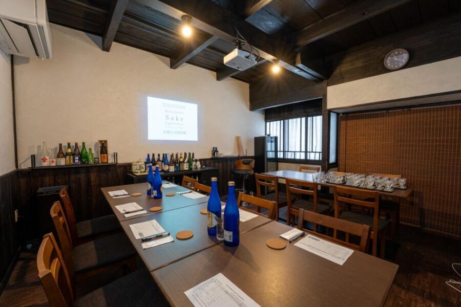 Kyoto: Insider Sake Experience with 7 Tastings and Snacks - The Tasting Flight: How You Compare Dry, Crisp, Sweet, and Fruity